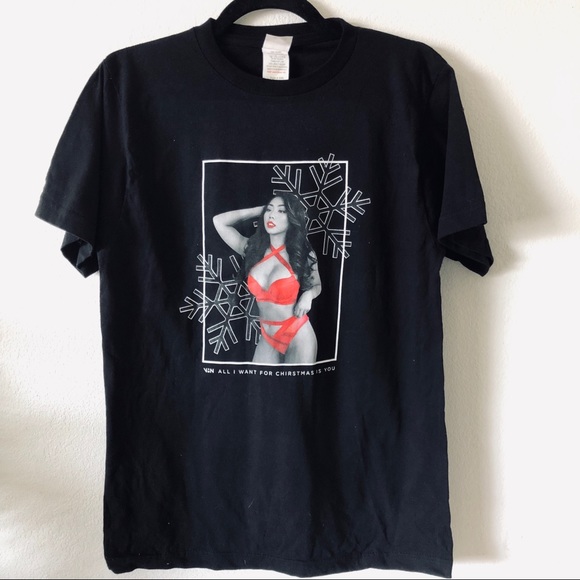 Other - VMN Christmas shirt 3/$10